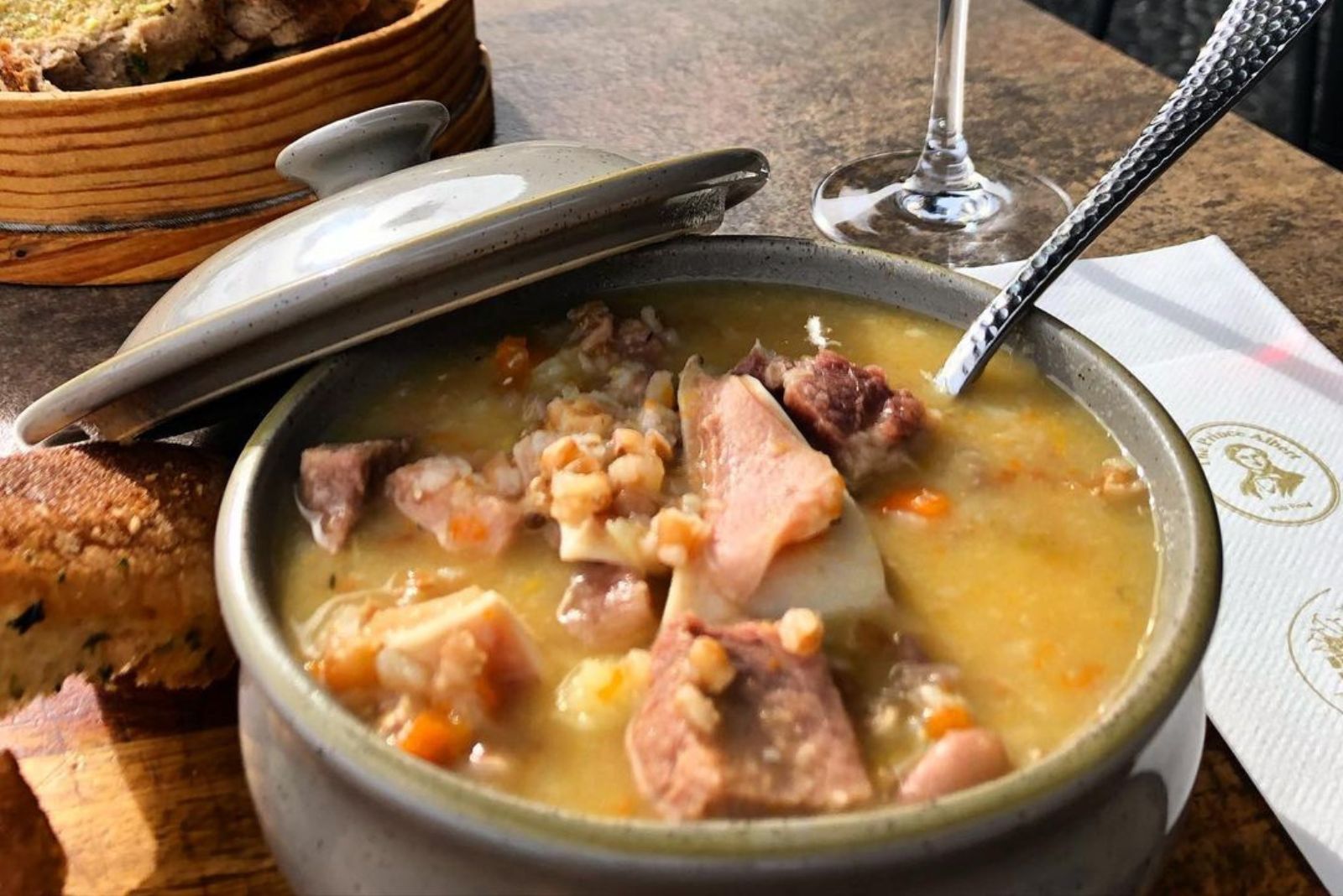 Sopa de trigo Madeira