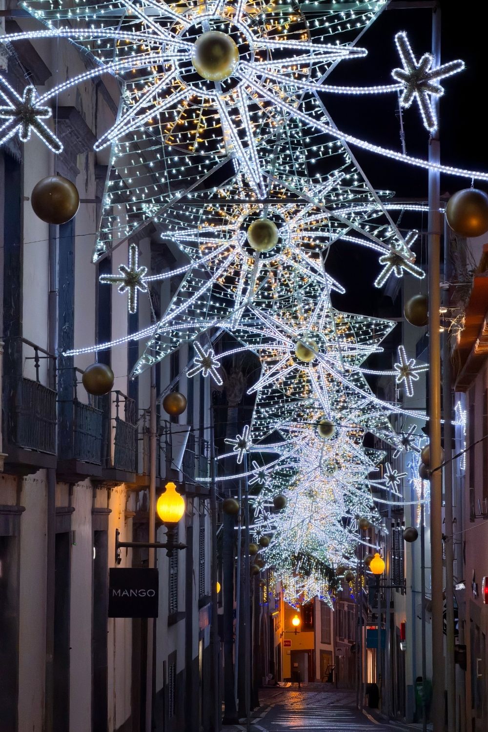 Rua dos Ferreiros Christmas lights Funchal